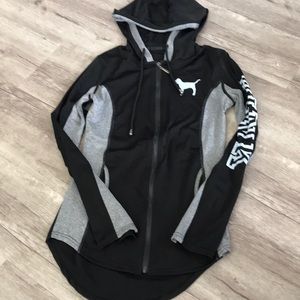 zipper hoodie